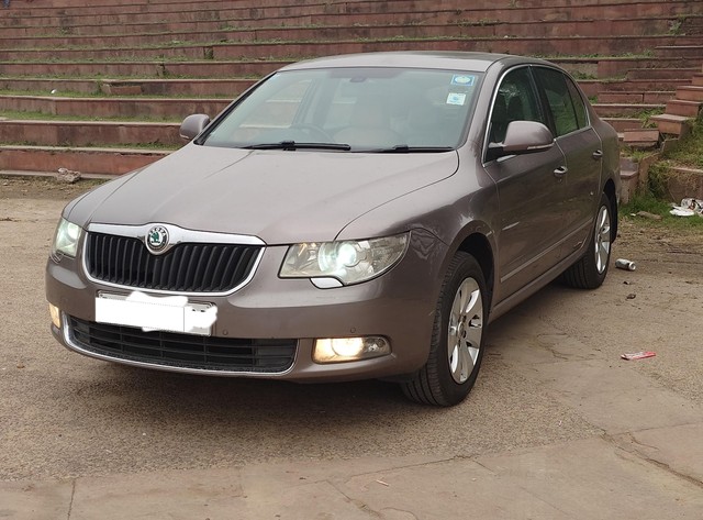Second-hand 2011 Skoda Superb 1.8 TSI MT for sale in Chandigarh-3