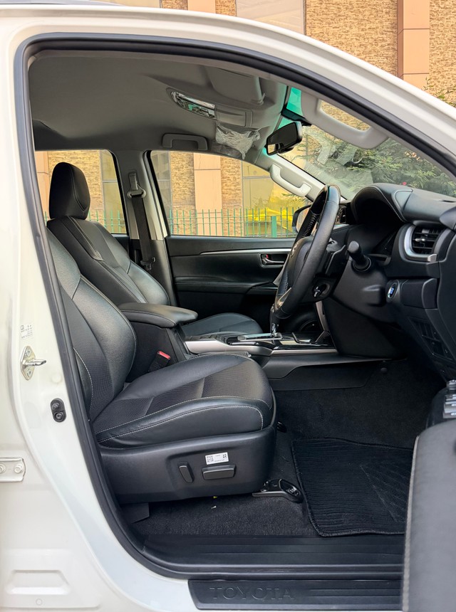 Second-hand 2022 Toyota Fortuner 4X2 Diesel AT BSVI for sale in New Delhi-15