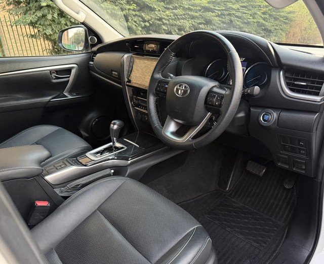 Second-hand 2022 Toyota Fortuner 4X2 Diesel AT BSVI for sale in New Delhi-14