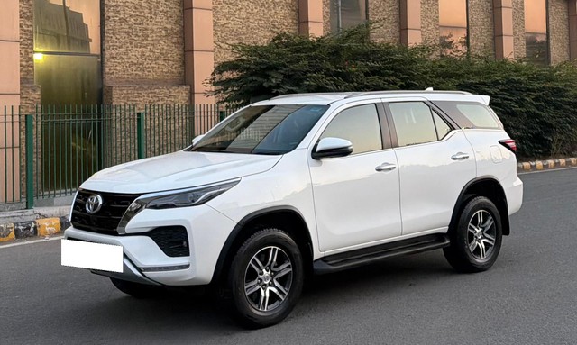 Second-hand 2022 Toyota Fortuner 4X2 Diesel AT BSVI for sale in New Delhi-10