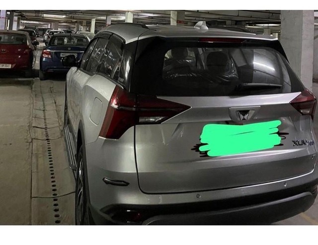 Second-hand 2022 Mahindra XUV700 AX5 BSVI for sale in Greater Noida-4