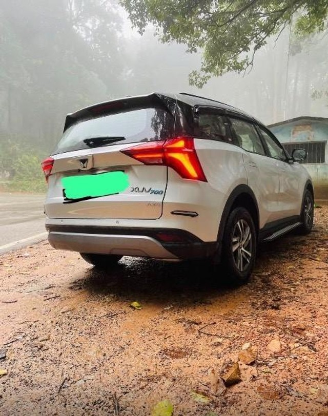 Second-hand 2022 Mahindra XUV700 AX5 BSVI for sale in Greater Noida-5