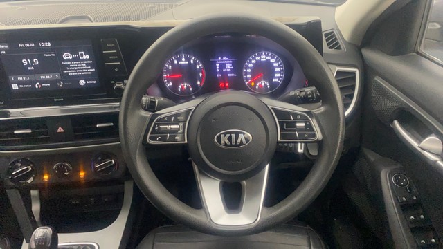 Second-hand 2020 Kia Seltos HTK G for sale in Bangalore-12