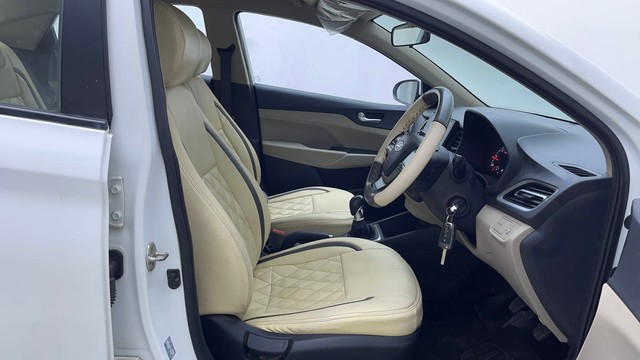 Second-hand 2022 Hyundai Verna S Plus Diesel for sale in Hyderabad-15