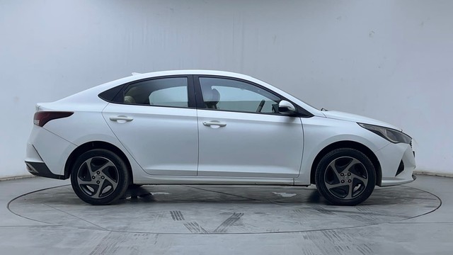 Second-hand 2022 Hyundai Verna S Plus Diesel for sale in Hyderabad-2