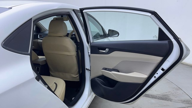 Second-hand 2022 Hyundai Verna S Plus Diesel for sale in Hyderabad-23