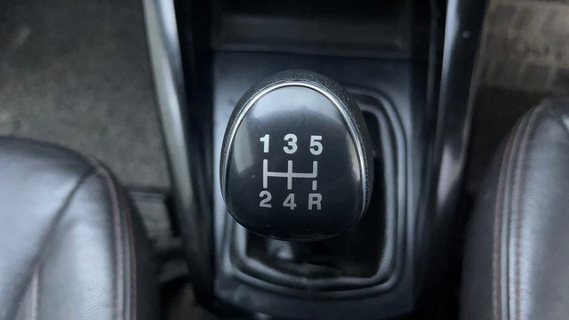 Second-hand 2014 Ford Ecosport 1.5 TDCi Titanium BSIV for sale in Hyderabad-12