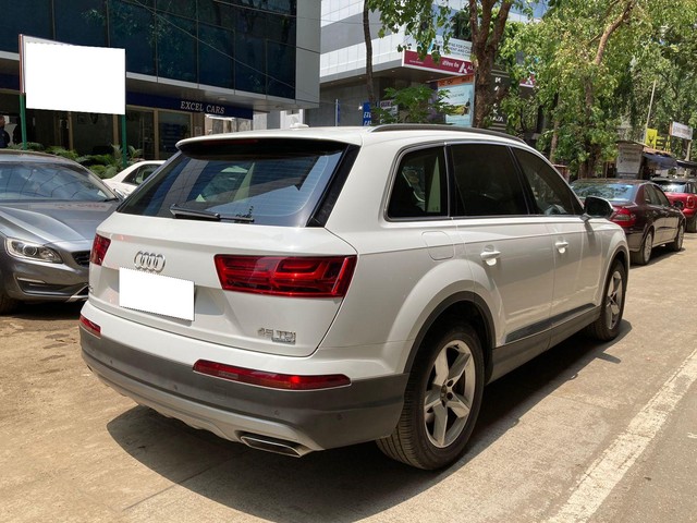 Second-hand 2017 Audi Q7 45 TDI Quattro Premium Plus for sale in Mumbai-5