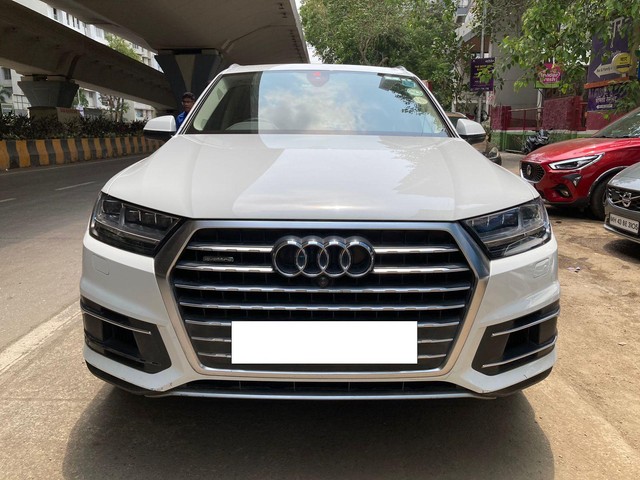 Second-hand 2017 Audi Q7 45 TDI Quattro Premium Plus for sale in Mumbai-3