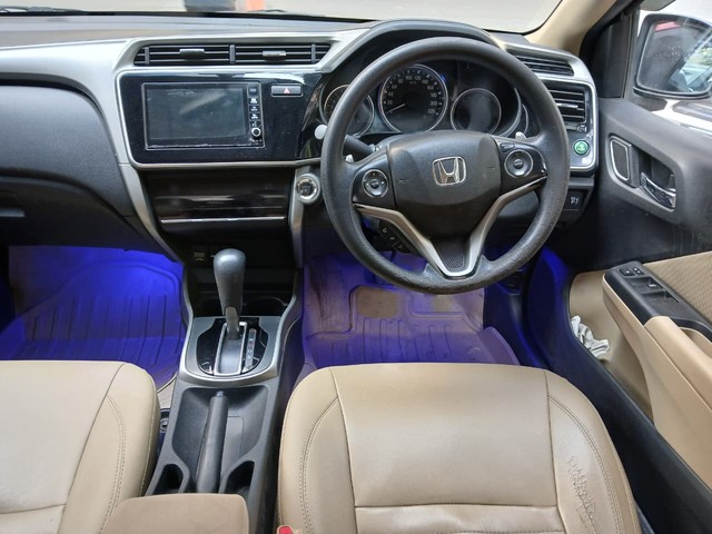 Second-hand 2019 Honda City V CVT for sale in Mumbai-6
