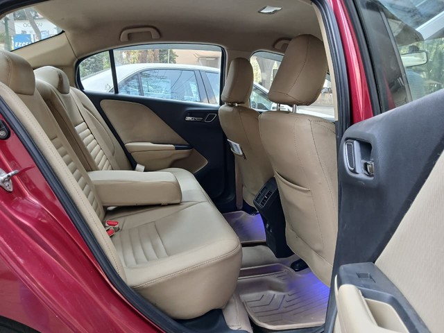 Second-hand 2019 Honda City V CVT for sale in Mumbai-4
