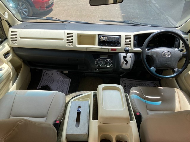 Toyota HiAce Commuter Van Second-hand 2013 Toyota HiAce Commuter Van for sale in Mumbai-3