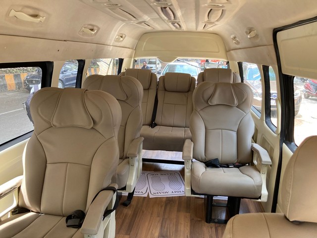 Toyota HiAce Commuter Van Second-hand 2013 Toyota HiAce Commuter Van for sale in Mumbai-9