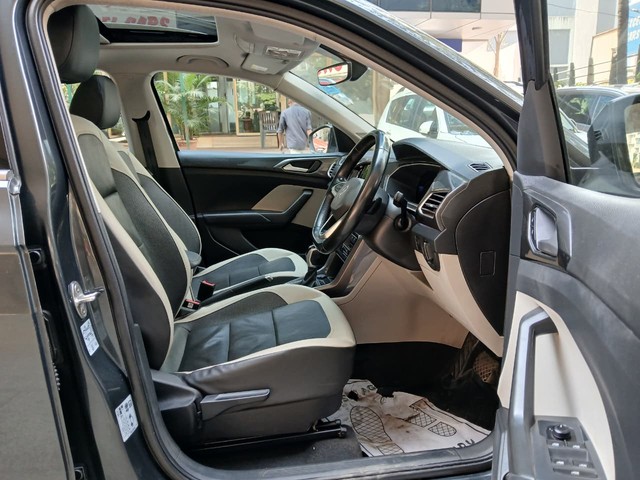 Second-hand 2023 Volkswagen Taigun 1.0 TSI Topline AT BSVI for sale in Mumbai-6