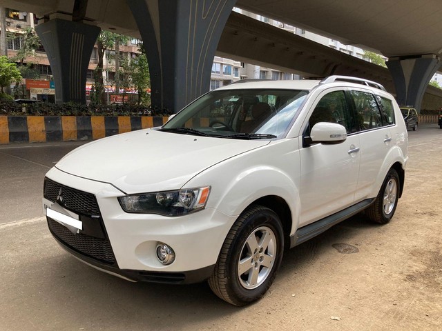 Second-hand 2012 Mitsubishi Outlander 2.4 for sale in Mumbai-2
