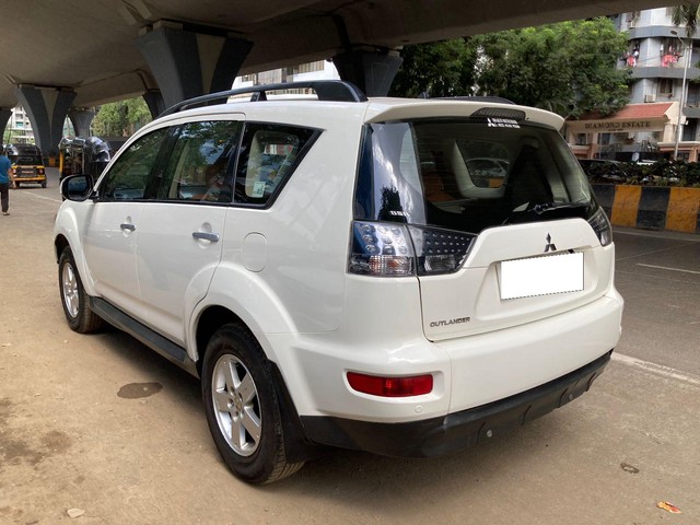 Second-hand 2012 Mitsubishi Outlander 2.4 for sale in Mumbai-5