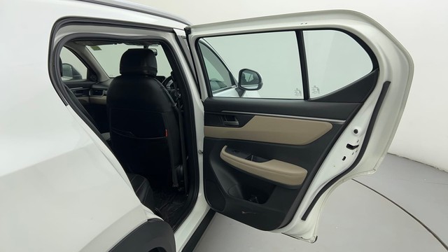 Second-hand 2023 Honda Elevate VX Non RF for sale in Ahmedabad-26