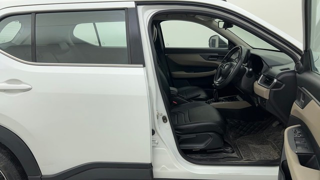 Second-hand 2023 Honda Elevate VX Non RF for sale in Ahmedabad-15