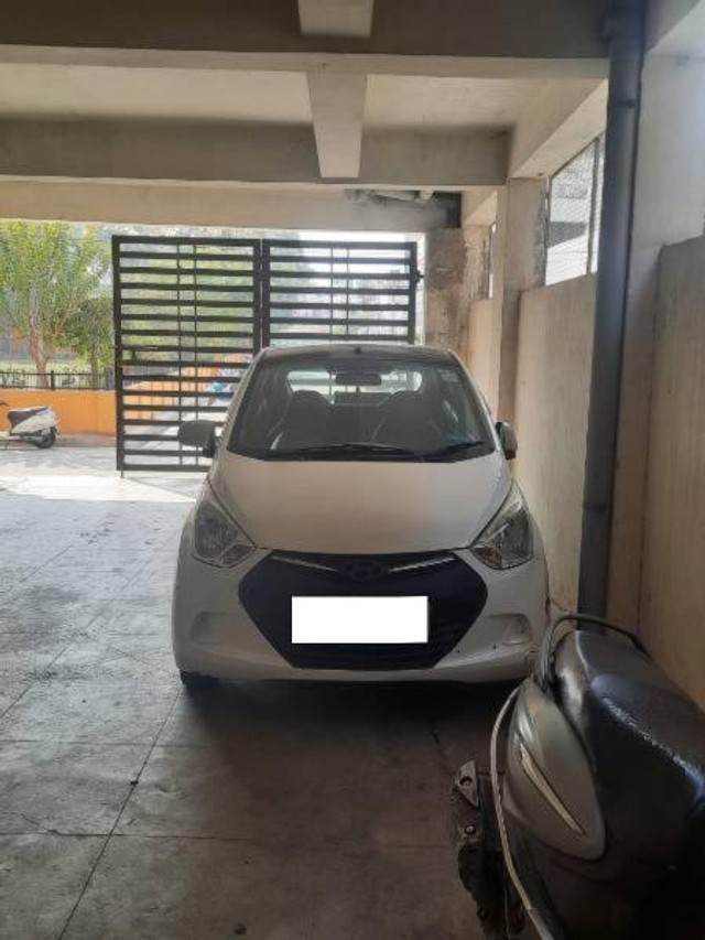 Second-hand 2017 Hyundai EON Era Plus for sale in Lucknow-2