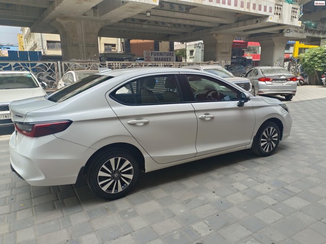 Second-hand 2023 Honda City V 2 Airbag for sale in Chennai-5