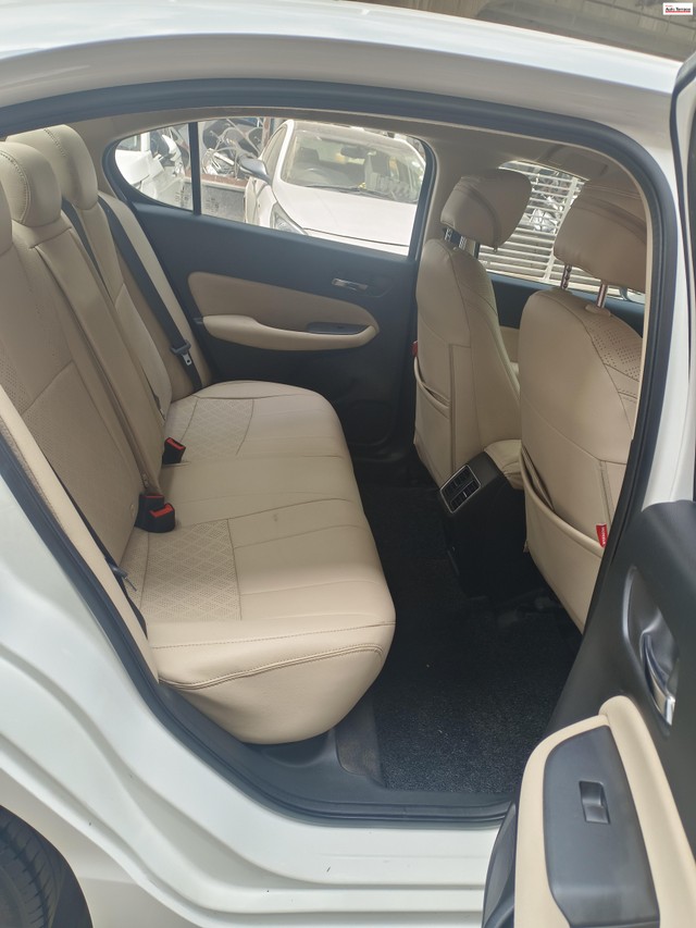 Second-hand 2023 Honda City V 2 Airbag for sale in Chennai-8