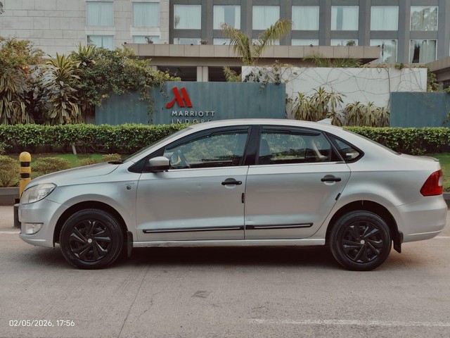 Second-hand 2013 Skoda Rapid 1.6 TDI Active for sale in Indore-2