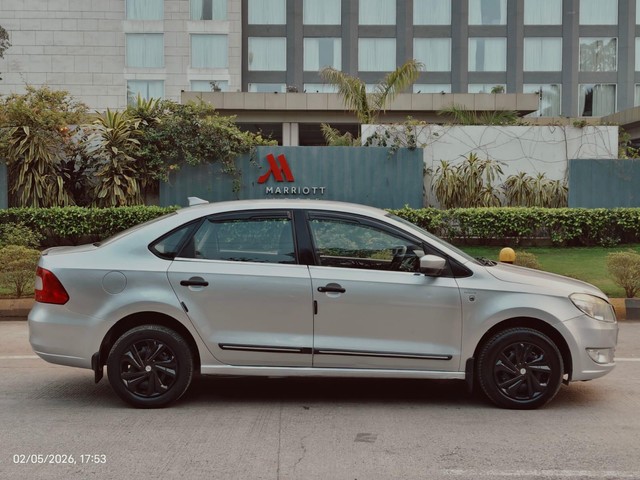 Second-hand 2013 Skoda Rapid 1.6 TDI Active for sale in Indore-4