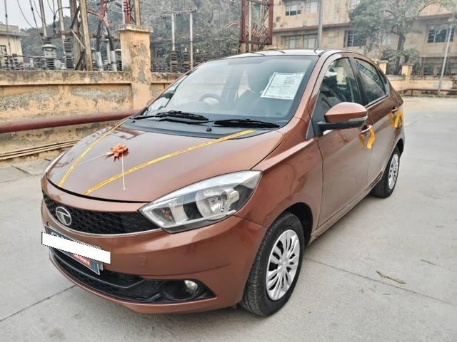 Second-hand 2018 Tata Tigor 1.2 Revotron XT for sale in Noida-3