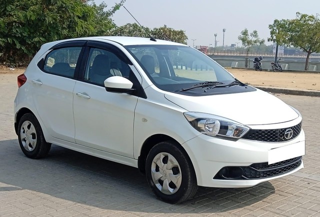Second-hand 2016 Tata Tiago 1.2 Revotron XT for sale in Ahmedabad-0