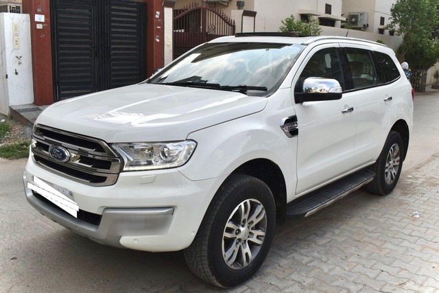 Second-hand 2016 Ford Endeavour 3.2 Titanium AT 4X4 for sale in Gurgaon-2