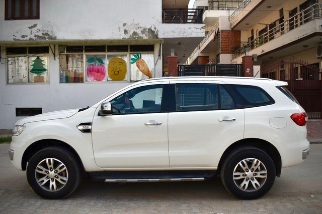 Second-hand 2016 Ford Endeavour 3.2 Titanium AT 4X4 for sale in Gurgaon-7