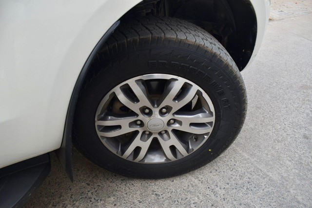 Second-hand 2016 Ford Endeavour 3.2 Titanium AT 4X4 for sale in Gurgaon-17