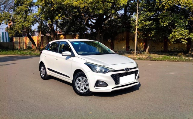 Second-hand 2018 Hyundai i20 1.2 Spotz for sale in New Delhi-17
