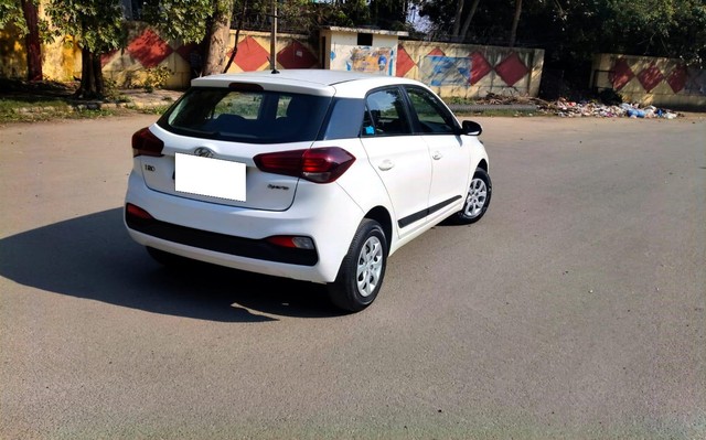 Second-hand 2018 Hyundai i20 1.2 Spotz for sale in New Delhi-9