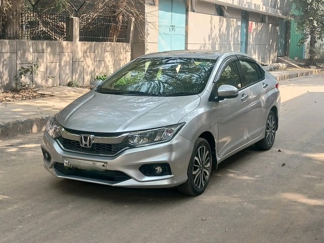 Second-hand 2018 Honda City i-VTEC CVT ZX for sale in New Delhi-2