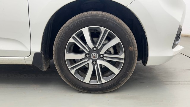 Second-hand 2024 Honda Amaze 2nd Gen VX for sale in Kolkata-17