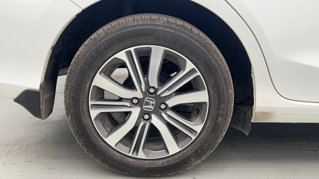 Second-hand 2024 Honda Amaze 2nd Gen VX for sale in Kolkata-18