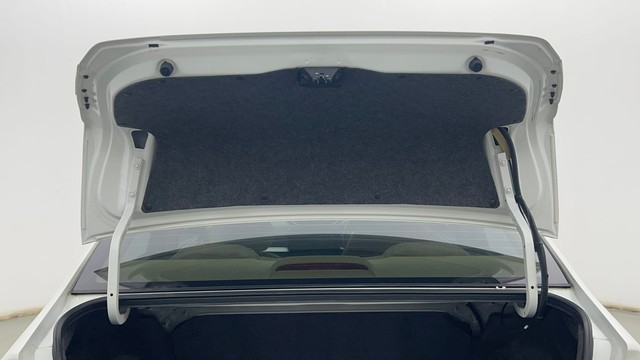 Second-hand 2024 Honda Amaze 2nd Gen VX for sale in Kolkata-31