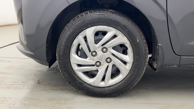 Second-hand 2022 Hyundai Aura S Diesel for sale in Kolkata-20