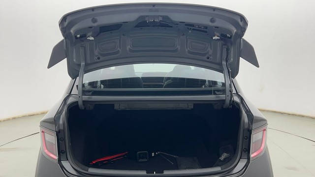 Second-hand 2022 Hyundai Aura S Diesel for sale in Kolkata-9