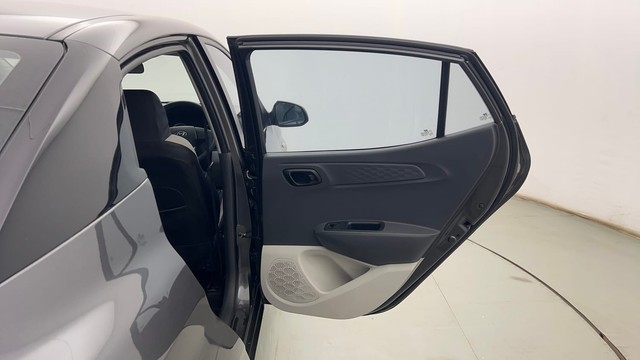 Second-hand 2022 Hyundai Aura S Diesel for sale in Kolkata-39