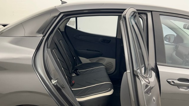 Second-hand 2022 Hyundai Aura S Diesel for sale in Kolkata-29