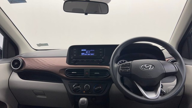 Second-hand 2022 Hyundai Aura S Diesel for sale in Kolkata-11