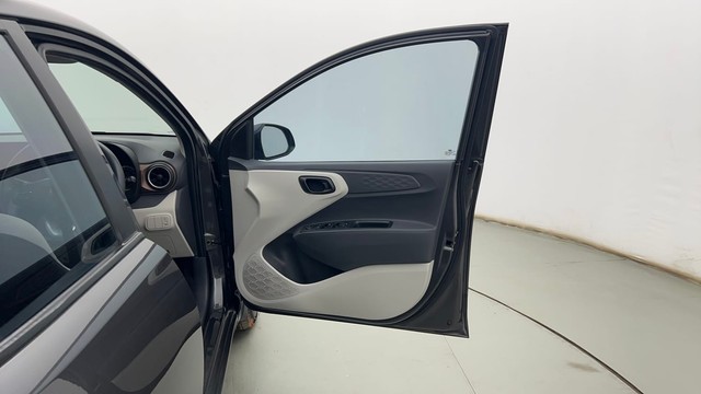 Second-hand 2022 Hyundai Aura S Diesel for sale in Kolkata-16