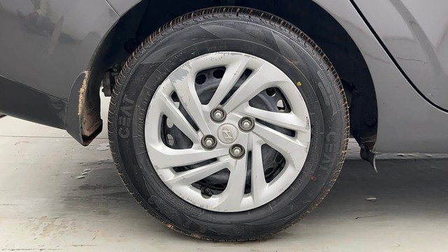 Second-hand 2022 Hyundai Aura S Diesel for sale in Kolkata-18