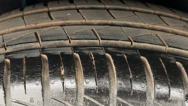 Second-hand 2022 Hyundai Aura S Diesel for sale in Kolkata-33