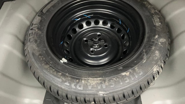 Second-hand 2022 Hyundai Aura S Diesel for sale in Kolkata-21