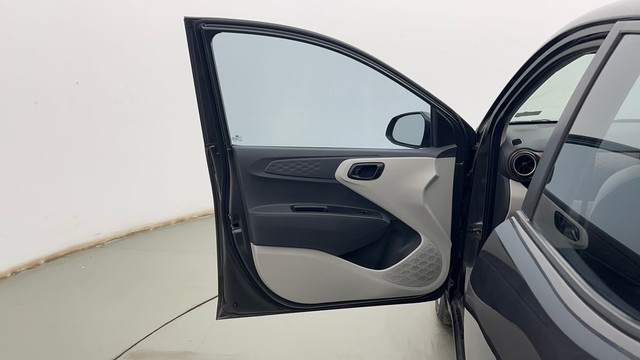 Second-hand 2022 Hyundai Aura S Diesel for sale in Kolkata-23