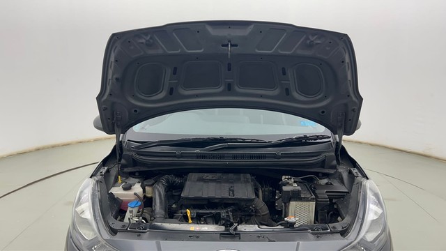 Second-hand 2022 Hyundai Aura S Diesel for sale in Kolkata-8