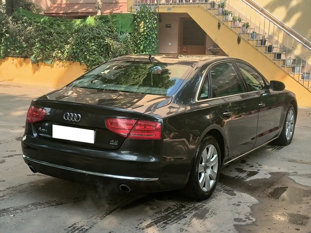 Second-hand 2011 Audi A8 4.2 FSI quattro for sale in New Delhi-16